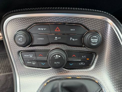 Used 2015 Dodge Challenger SRT Hellcat RWD image 18