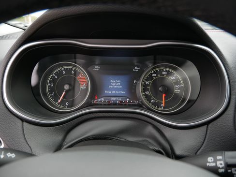 Used 2022 Jeep Cherokee Trailhawk w/ Comfort/Convenience Group AWD/4WD image 21