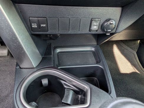 Used 2018 Toyota RAV4 XLE image 24