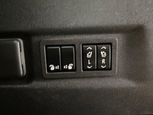 Used 2023 GMC Yukon XL Denali Ultimate image 19