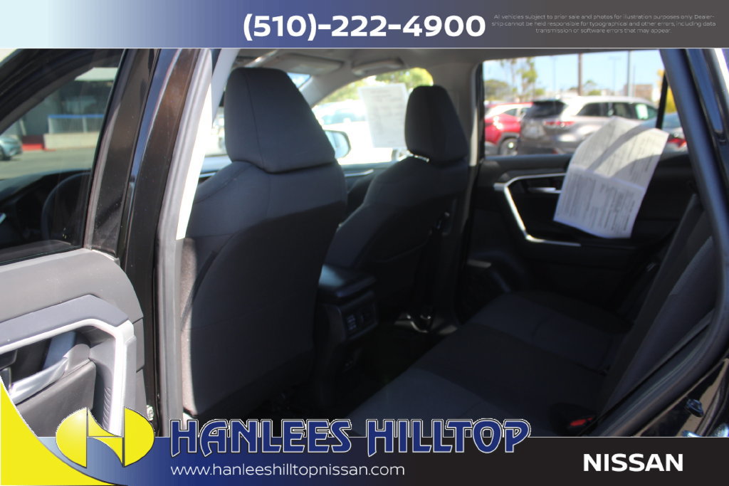 Used 2025 Toyota RAV4 XLE FWD image 15