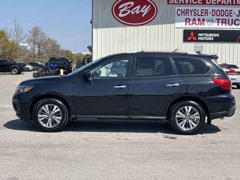 Used 2020 Nissan Pathfinder S AWD/4WD image 2
