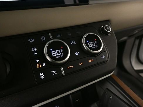 Used 2024 Land Rover Defender 110 X-Dynamic SE image 14