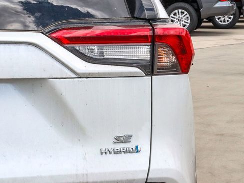 Used 2024 Toyota RAV4 SE AWD/4WD image 8