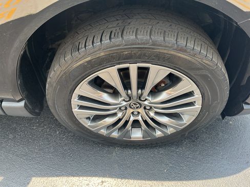 Used 2021 Toyota Venza XLE w/ Softex Package AWD/4WD image 54