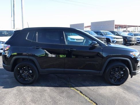 New 2026 Jeep Compass Latitude image 3