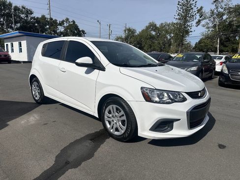 Used 2017 Chevrolet Sonic LT image 3