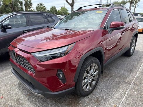 Used 2025 Toyota RAV4 Limited image 4