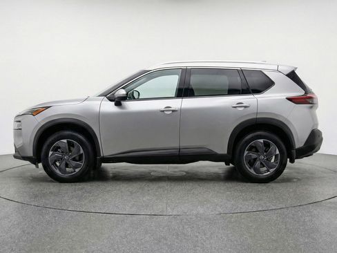 Used 2025 Nissan Rogue SV image 5