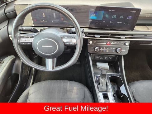 Used 2025 Hyundai Tucson SE FWD image 33