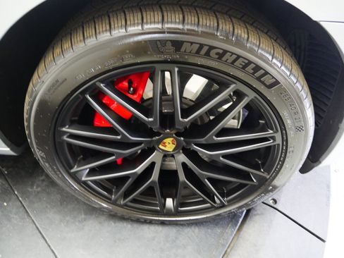 Used 2023 Porsche Macan GTS AWD/4WD image 15