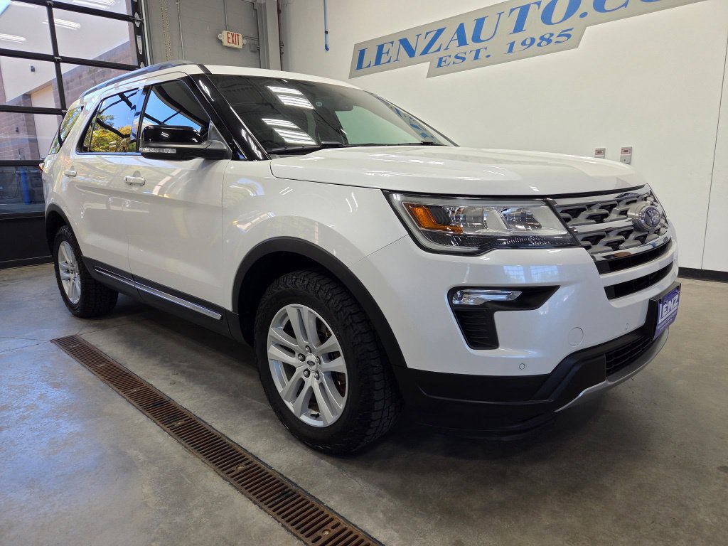 Used 2018 Ford Explorer XLT w/ XLT Technology Feature Bundle AWD/4WD image 2