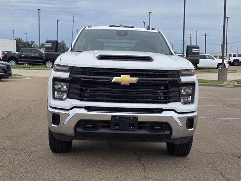 Used 2024 Chevrolet Silverado 3500 W/T w/ WT Convenience Package AWD/4WD image 2
