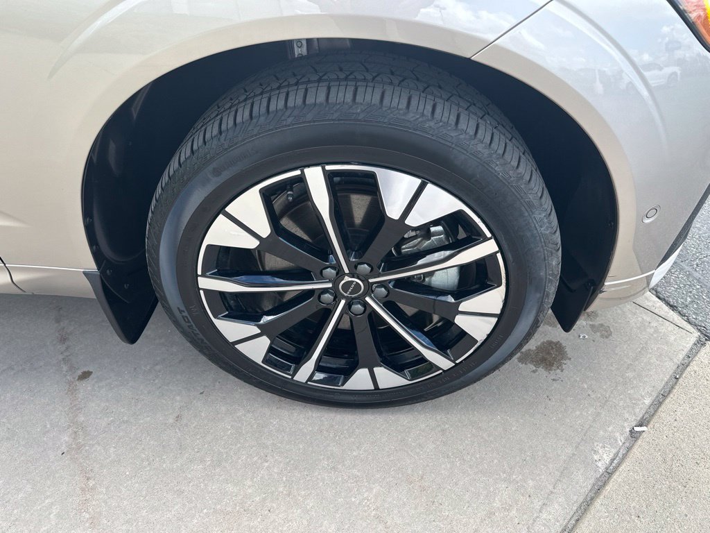 Certified 2026 Volvo XC60 T8 Plus w/ Protection Package Premier AWD/4WD image 13