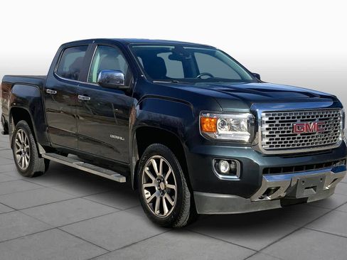 Used 2017 GMC Canyon Denali image 2