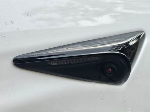 Used 2023 Tesla Model S AWD/4WD image 33