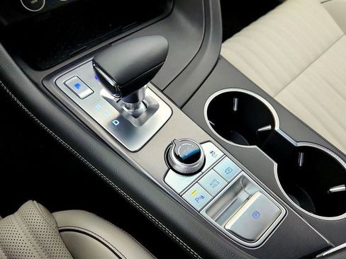 Used 2025 Genesis G70 2.5T w/ Sport Prestige Package image 17