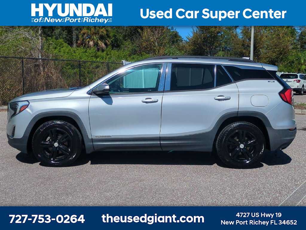 Used 2018 GMC Terrain SLE w/ Driver Convenience Package FWD image 2