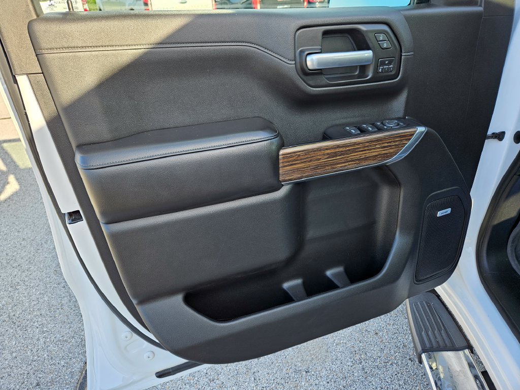 Used 2019 Chevrolet Silverado 1500 High Country w/ Technology Package AWD/4WD image 21