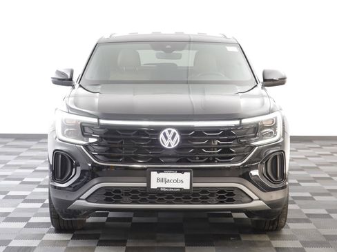 Used 2025 Volkswagen Atlas Cross Sport SE image 22