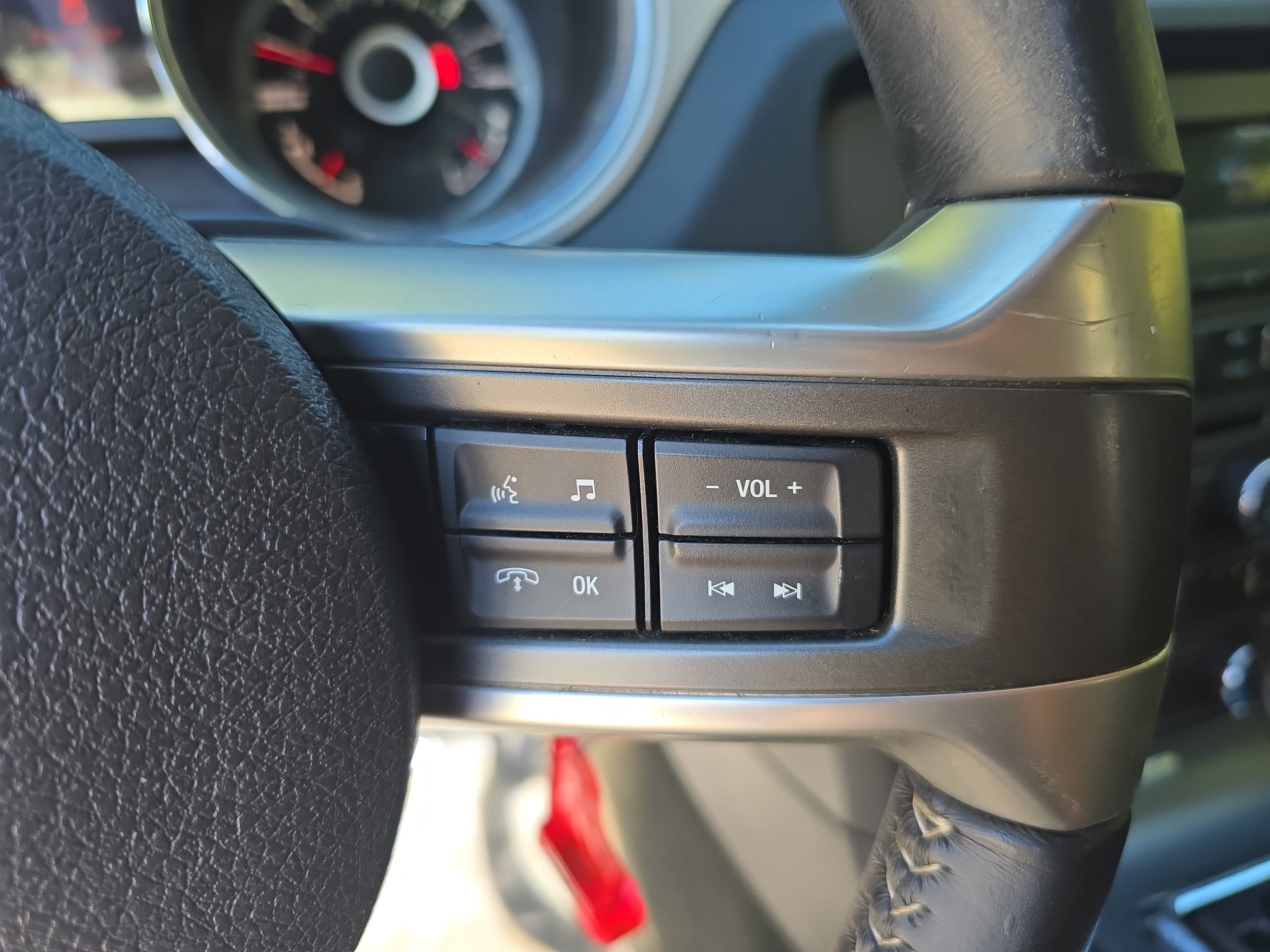 Used 2013 Ford Mustang GT Premium w/ Comfort Pkg RWD image 17