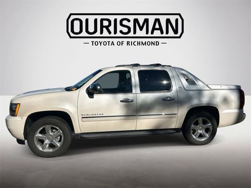 Used 2012 Chevrolet Avalanche LTZ image 8