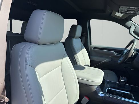 New 2026 GMC Sierra 1500 SLT image 14