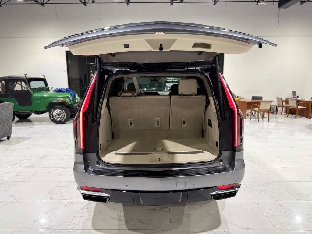 Used 2021 Cadillac Escalade Premium Luxury Platinum AWD/4WD image 11