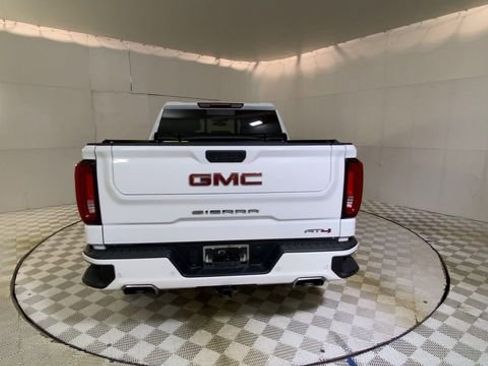 Certified 2022 GMC Sierra 1500 AT4 w/ AT4 Preferred Package image 7