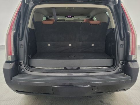 Used 2016 Cadillac Escalade Luxury image 29