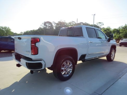 New 2026 Chevrolet Silverado 2500 High Country w/ High Country Premium Package AWD/4WD image 4
