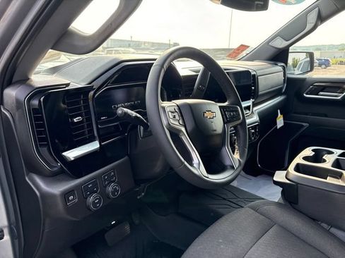 Used 2024 Chevrolet Silverado 1500 LT w/ Safety Package AWD/4WD image 8