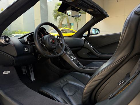 Used 2015 McLaren 650S Spider RWD image 21