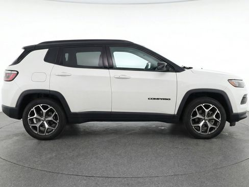Used 2025 Jeep Compass Limited AWD/4WD image 11