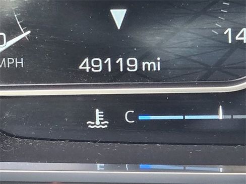 Used 2023 GMC Yukon SLT w/ SLT Premium Package image 28