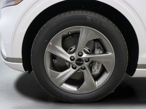 New 2026 Genesis GV70 2.5T Select image 5