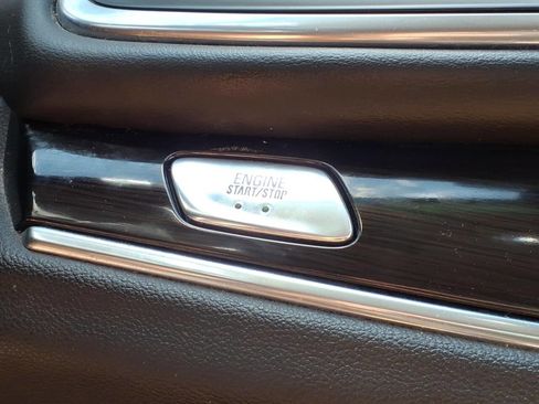 Used 2020 Buick Enclave Premium w/ Sun and Sites Package image 22