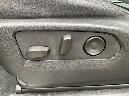 Certified 2024 Chevrolet Suburban Z71 w/ Luxury Package image 6