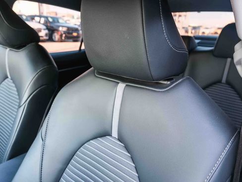 Certified 2020 Toyota Camry SE FWD image 22