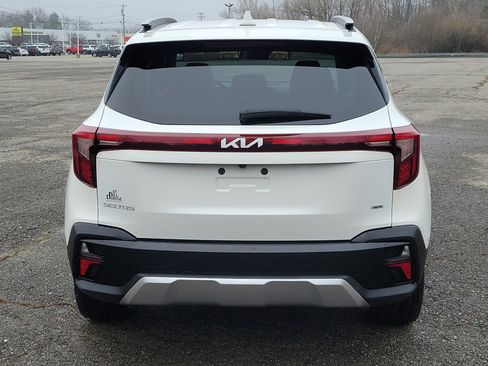Used 2024 Kia Seltos EX image 6