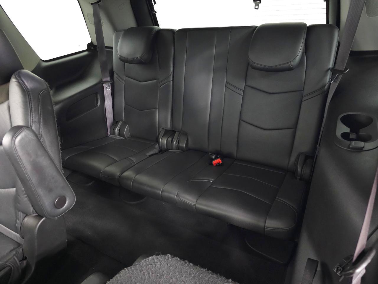 Used 2017 Cadillac Escalade Luxury AWD/4WD image 35