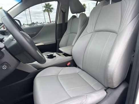 Used 2024 Toyota Venza Limited AWD/4WD image 17