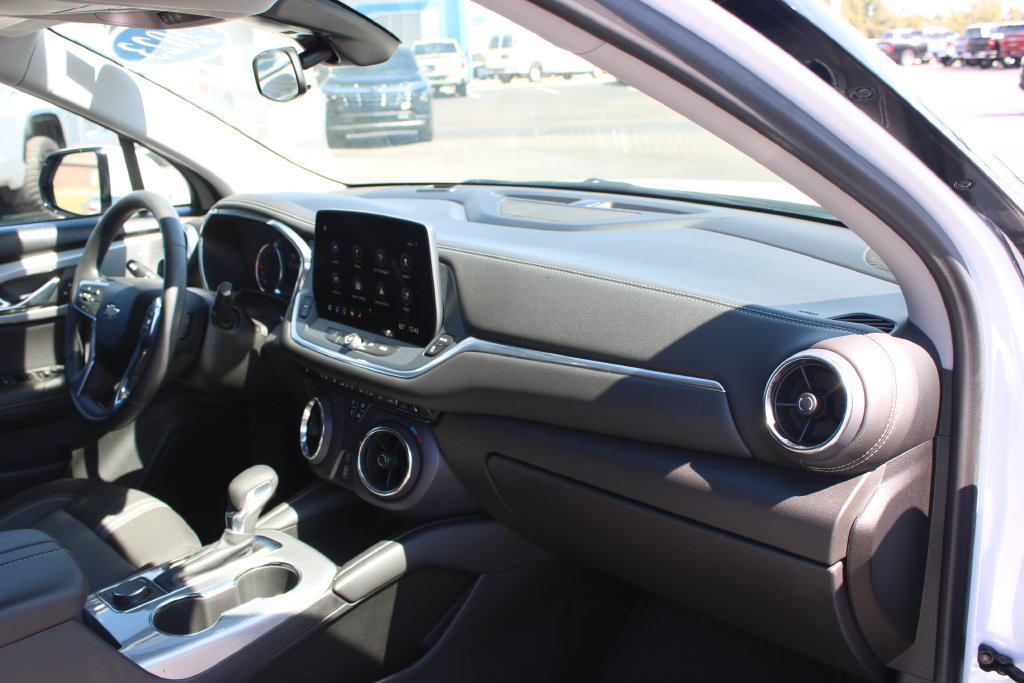 Used 2025 Chevrolet Blazer LT FWD image 28