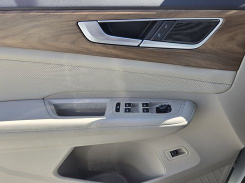 Used 2024 Volkswagen Atlas SE image 26