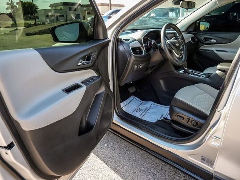 Used 2021 Chevrolet Equinox LT AWD/4WD image 27