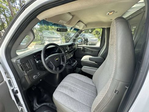 Certified 2017 Chevrolet Express 2500 w/ Express Access Plus Package RWD image 18