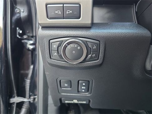 Used 2017 Ford F350 Platinum w/ Platinum Ultimate Package image 25