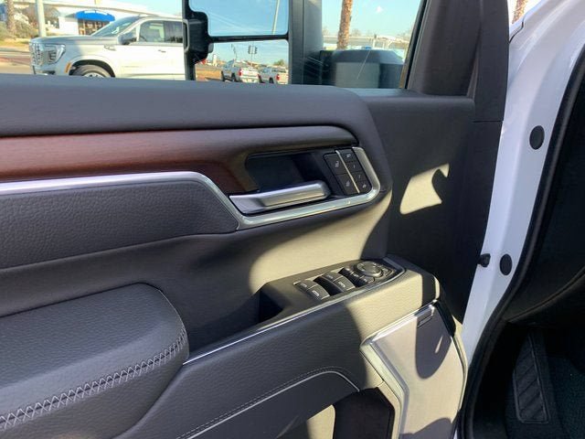 New 2026 GMC Sierra 2500 Denali w/ Technology Package AWD/4WD image 17