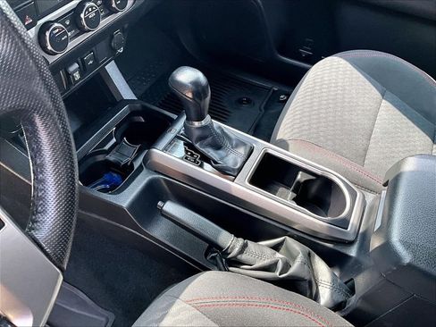 Certified 2023 Toyota Tacoma SR5 AWD/4WD image 18