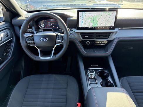 Used 2025 Ford Explorer ST-Line w/ Premium Package image 12